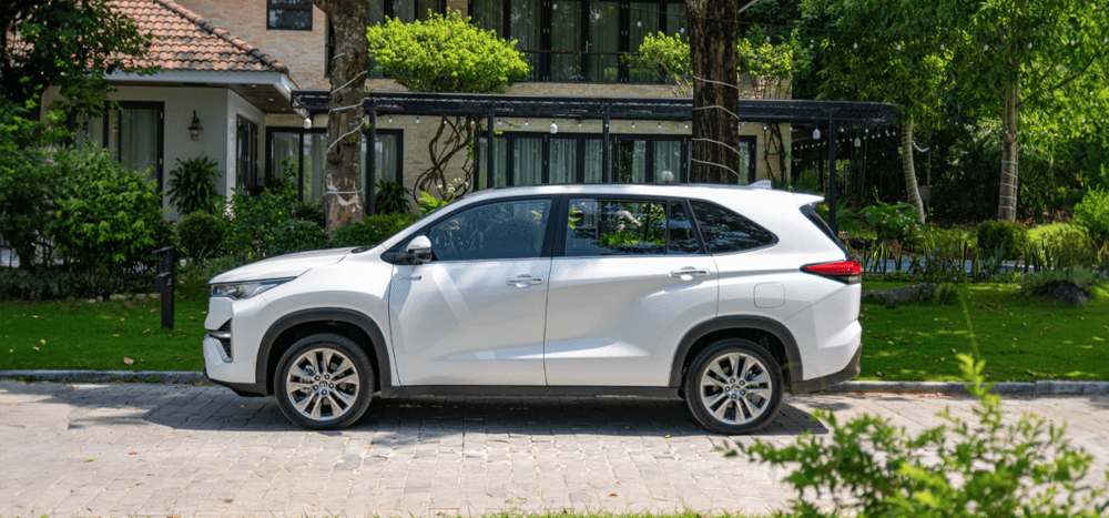 INNOVA CROSS 2.0HEV