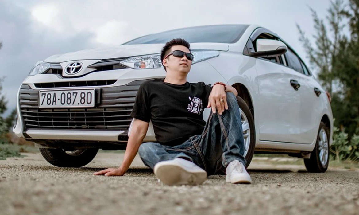 Chúc mừng quý khách nhận xe mới