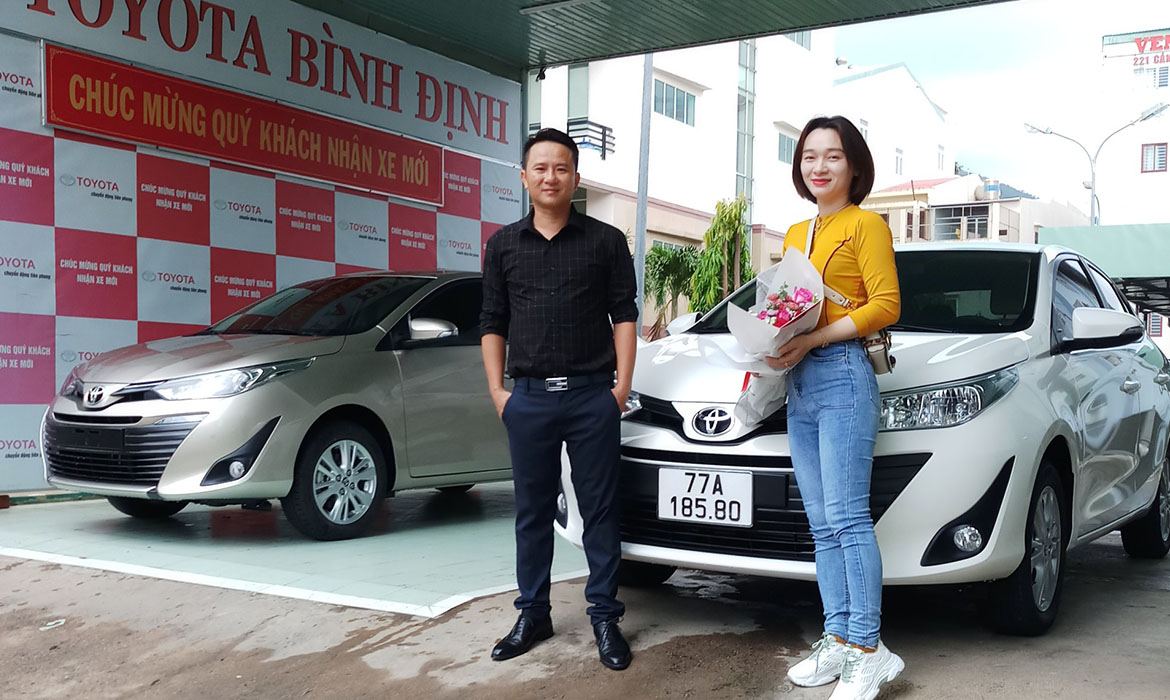 Chúc mừng quý khách nhận xe mới