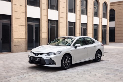 TOYOTA VIỆT NAM CHÍNH THỨC GIỚI THIỆU TOYOTA CAMRY HOÀN TOÀN MỚI